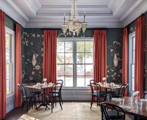 restaurant-claudine-green-chinoiserie-wallpaper-san-antonio