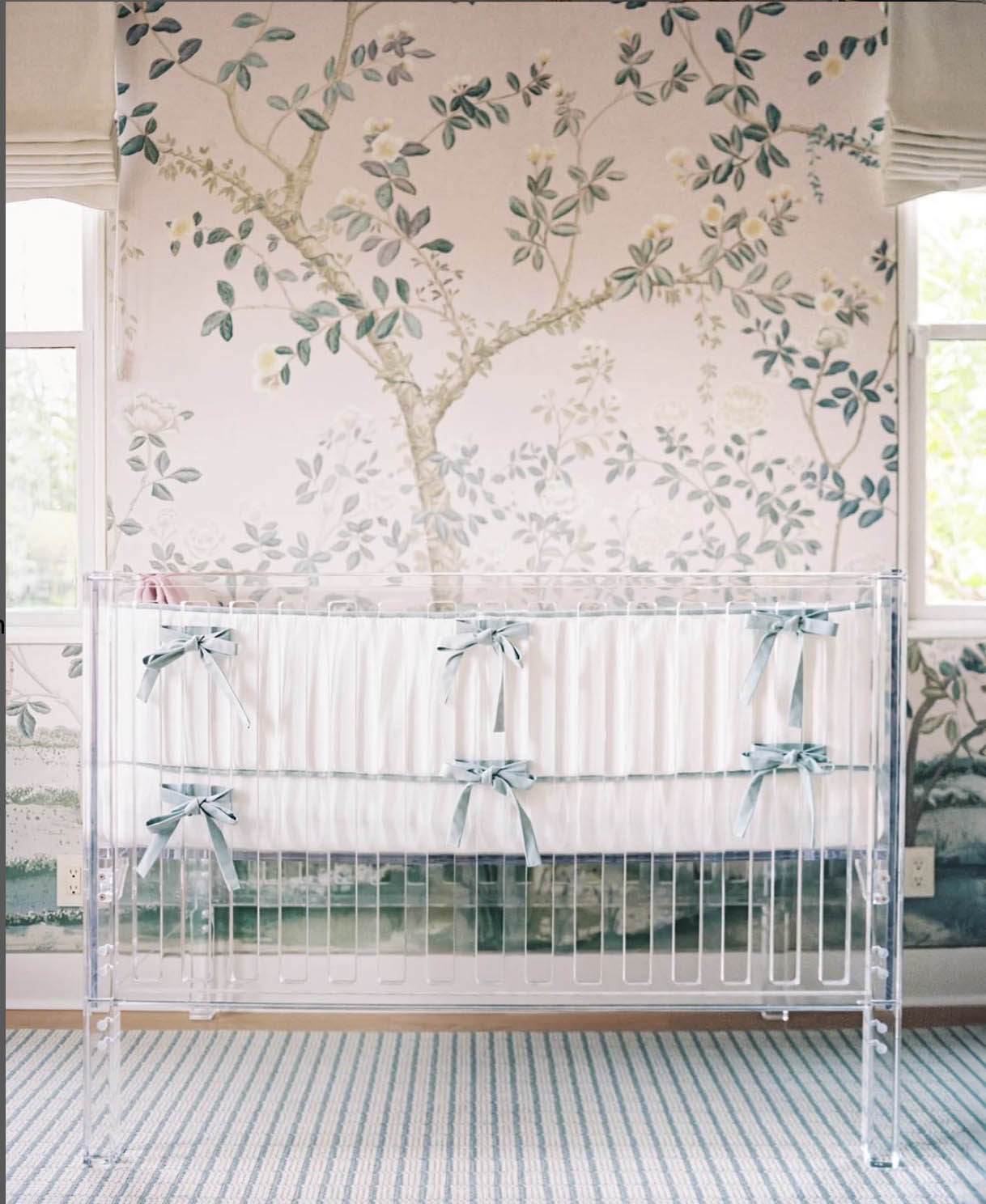 pink-chinoiserie-nursery-wallpaper-and-lucite-crib-vogeinteriors