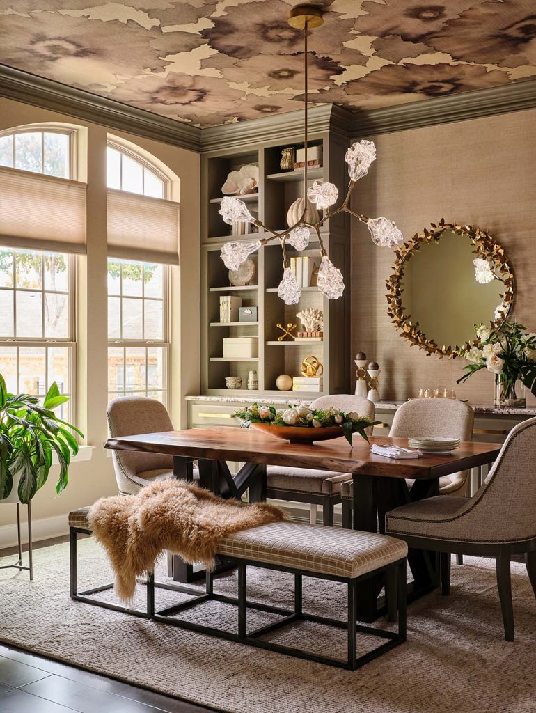dining-room-with-wallpapered-ceiling-and-painted-built-in-shelves-in-sherwin-williams-anonymous-georgetown